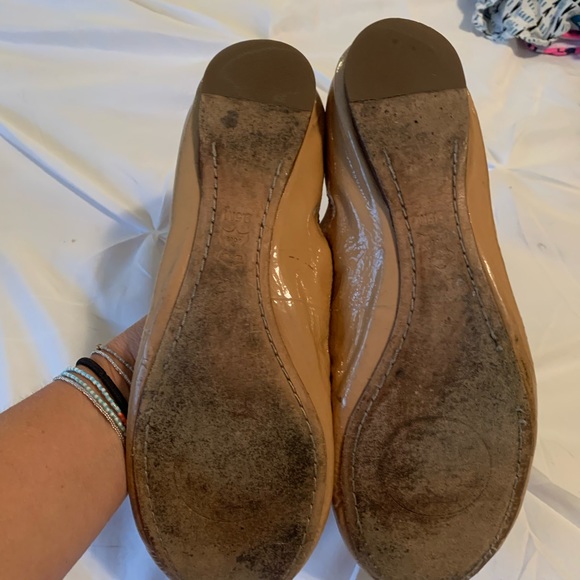 Tory Burch nude patent flats - Picture 4 of 6